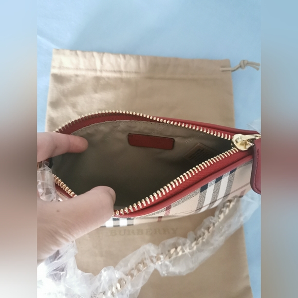 Authentic Burberry small handbag - Picture 5 of 9